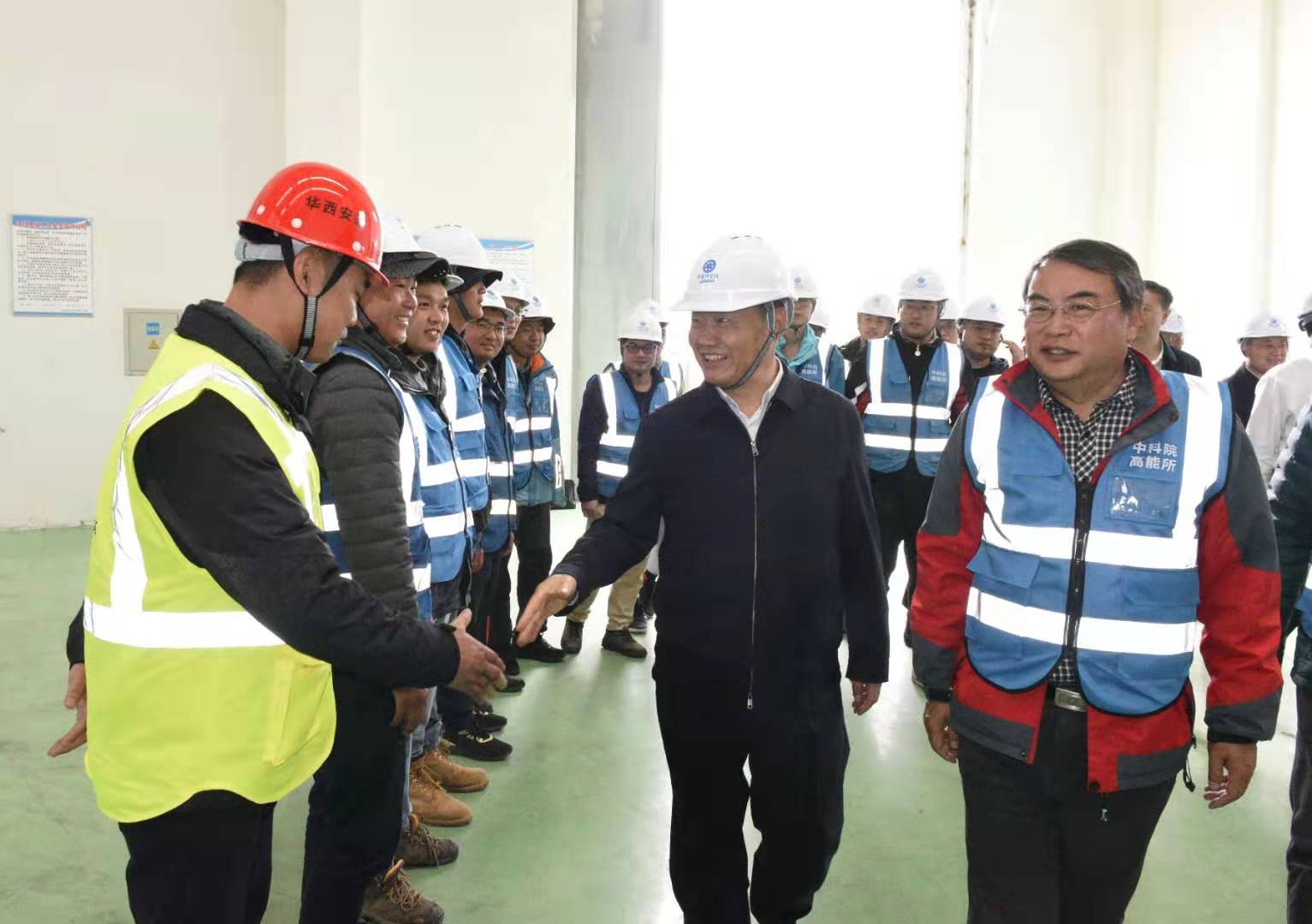 省委書記彭清華看望慰問華西安裝公司參建的高海拔宇宙線觀測站建設者