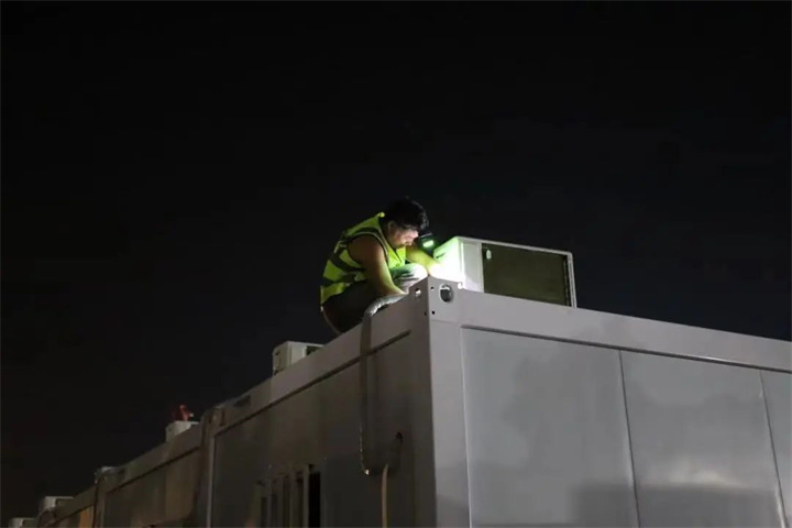 廣安疫情防控集中隔離場所前線觀察：請叫他們華安“夜行者”！